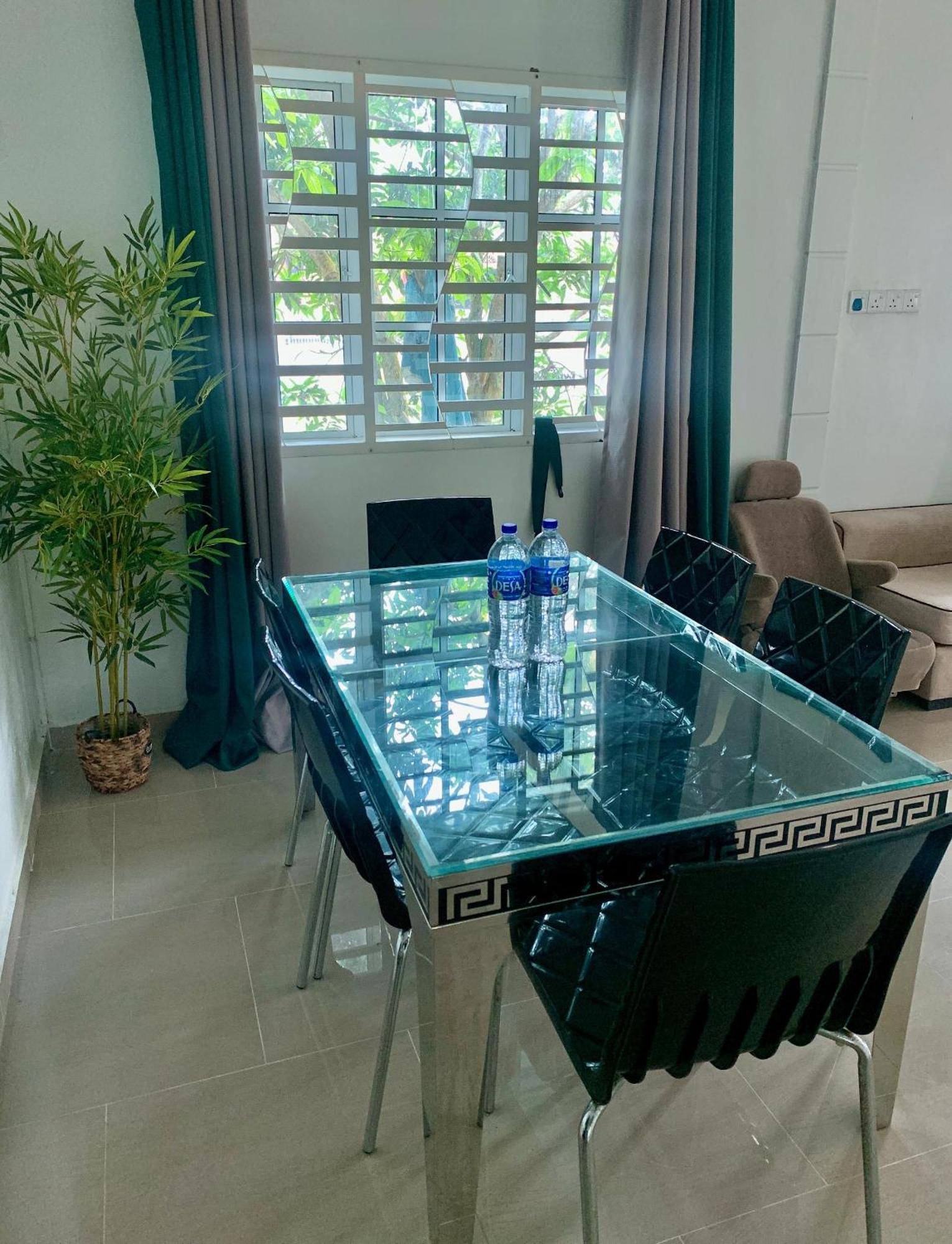Tiara Inn Homestay 2 Tingkat Pontian Johor Pontian Besar Екстериор снимка
