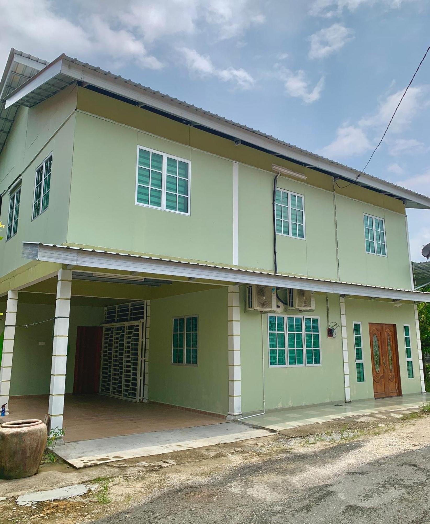 Tiara Inn Homestay 2 Tingkat Pontian Johor Pontian Besar Екстериор снимка